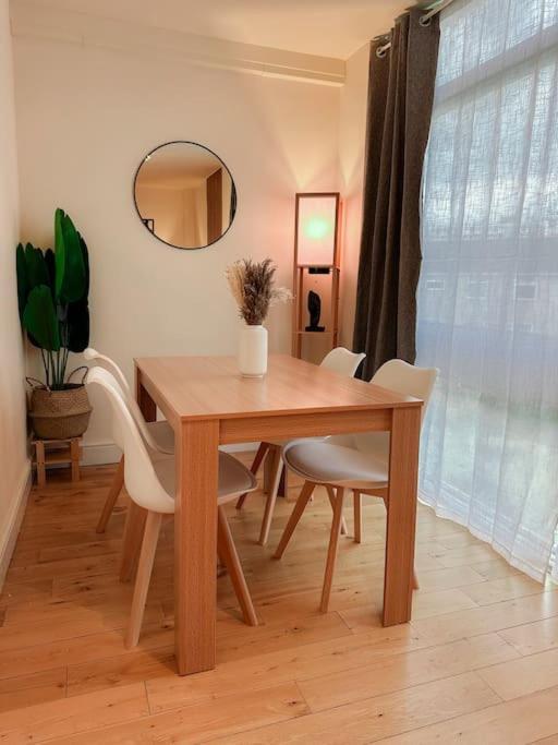 Bright & Spacious Split Level Flat In Kennington Лондон Экстерьер фото