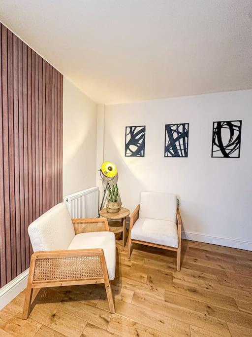 Bright & Spacious Split Level Flat In Kennington Лондон Экстерьер фото