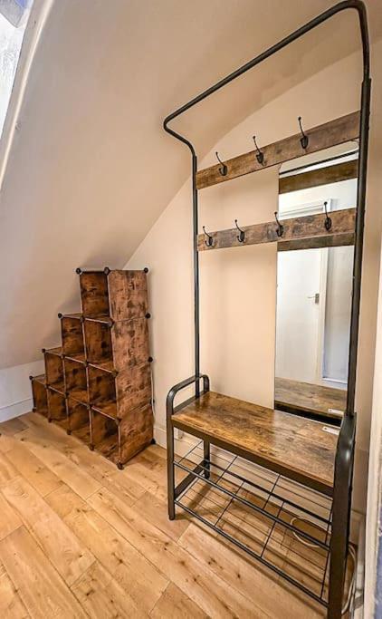 Bright & Spacious Split Level Flat In Kennington Лондон Экстерьер фото